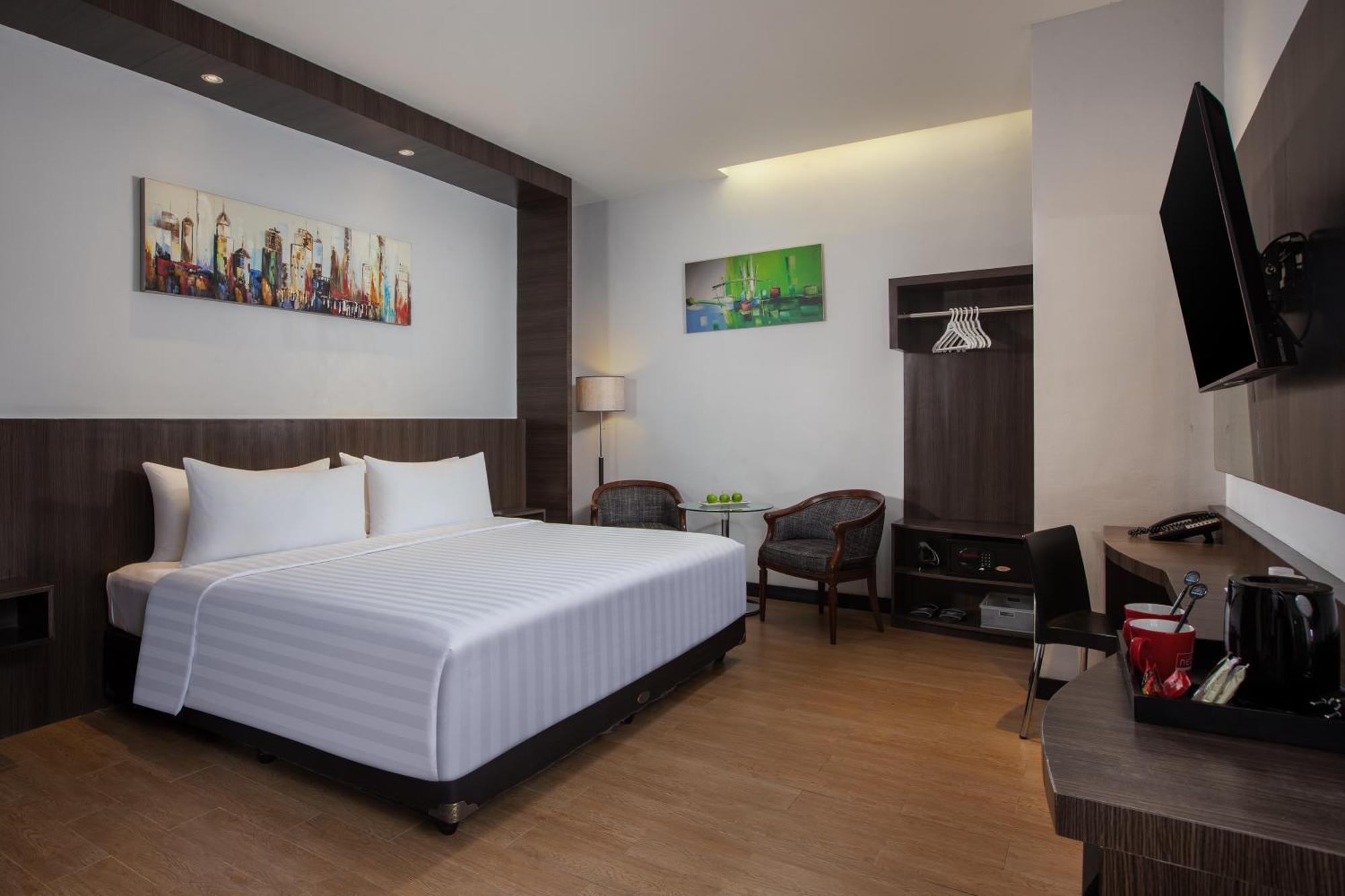 Neo Dipatiukur Bandung By Aston Hotel Exterior photo